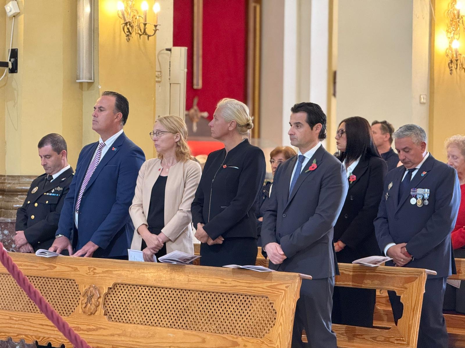 Veterans and dignitaries lay wreaths at Torrevieja's Plaza de la Constitución during the 2025 Poppy Day ceremony
