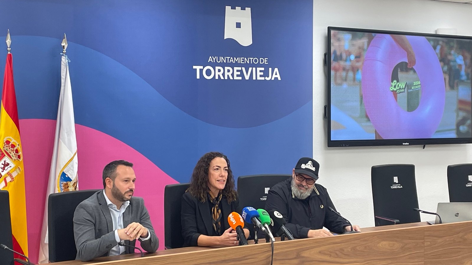 Low Festival director José Manuel Piñero with Torrevieja councillors Rosario Martínez and Domingo Paredes at the official #Low2026 relocation announcement on November 11, 2025